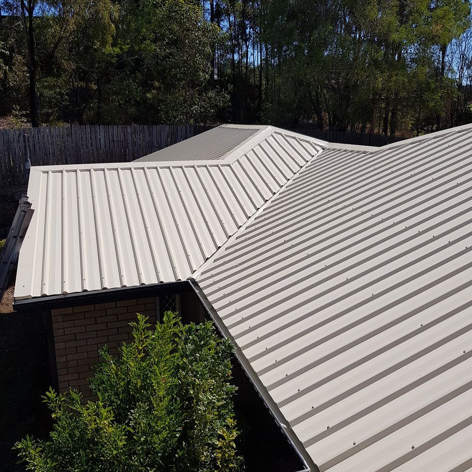 Let's Wood | How To Handle And Fix Leaky Corrugated Iron Roofs?